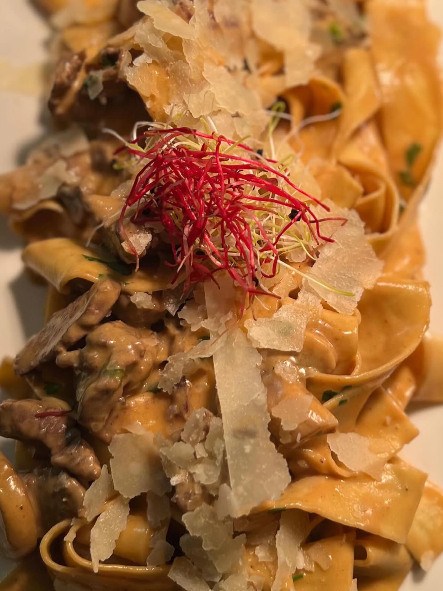 ristorante_francescana posts 2025-11-29 18.40 DRpip4QCH2Z_1_1 589651235_17906825955272305_9166422807449609372_n(1).jpg